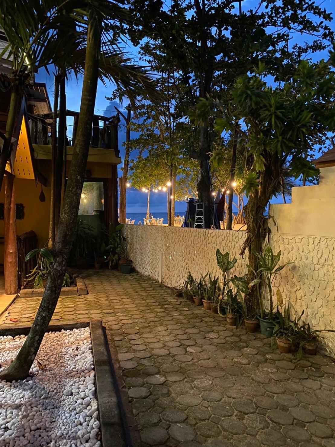 Ruan Mai Naiyang Beach Resort - SHA Plus Nai Yang Beach Exterior foto