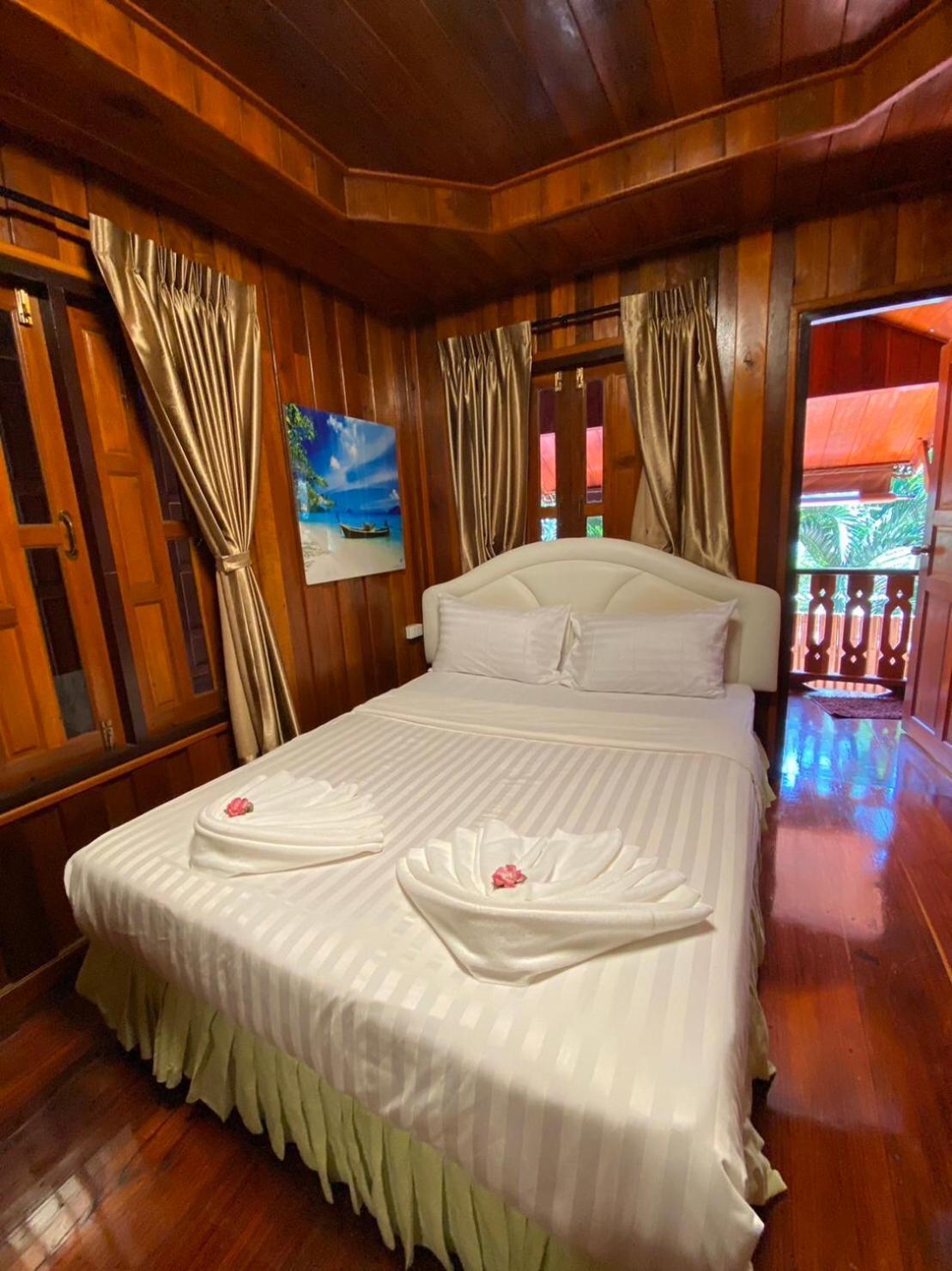 Ruan Mai Naiyang Beach Resort - SHA Plus Nai Yang Beach Exterior foto
